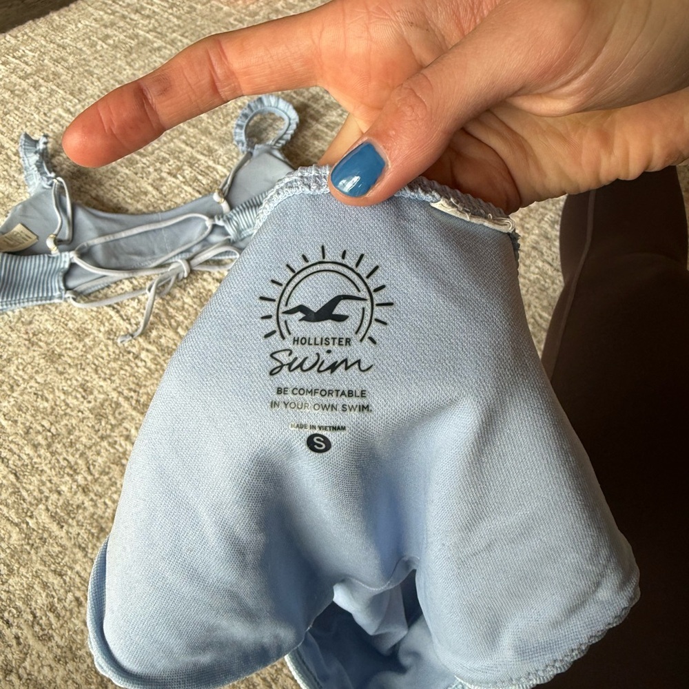 HOLLISTERLight Blue Ribbed Bikini Set - Picture 3 of 4